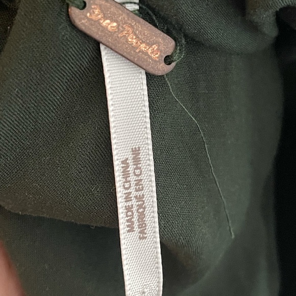 Free people velvet dress above the knee ties in the back only worn once size XS - Picture 3 of 3